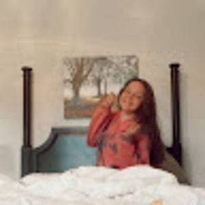 Meet your Posher, Ella